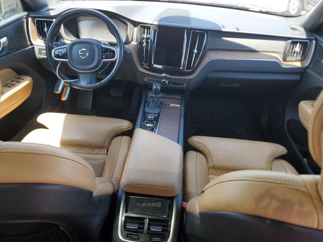 2021 VOLVO XC60 T5 INSCRIPTION 8