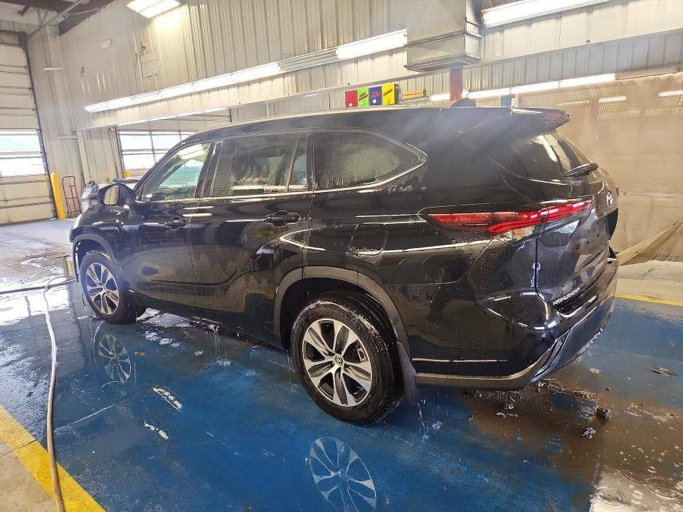 2026 TOYOTA HIGHLANDER HYBRID XLE 2
