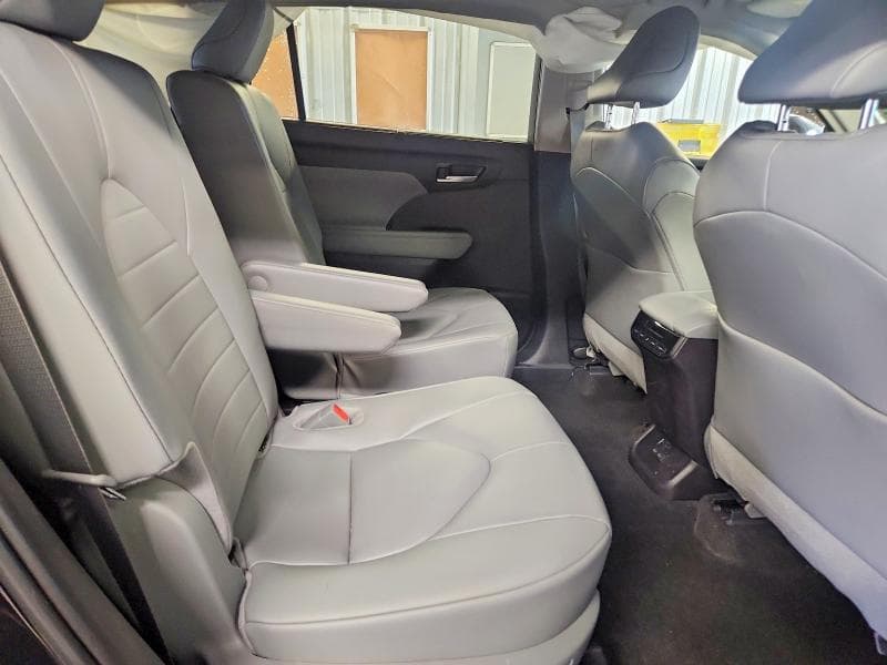 2026 TOYOTA HIGHLANDER HYBRID XLE 11