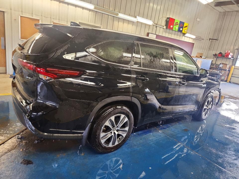 2026 TOYOTA HIGHLANDER HYBRID XLE 3