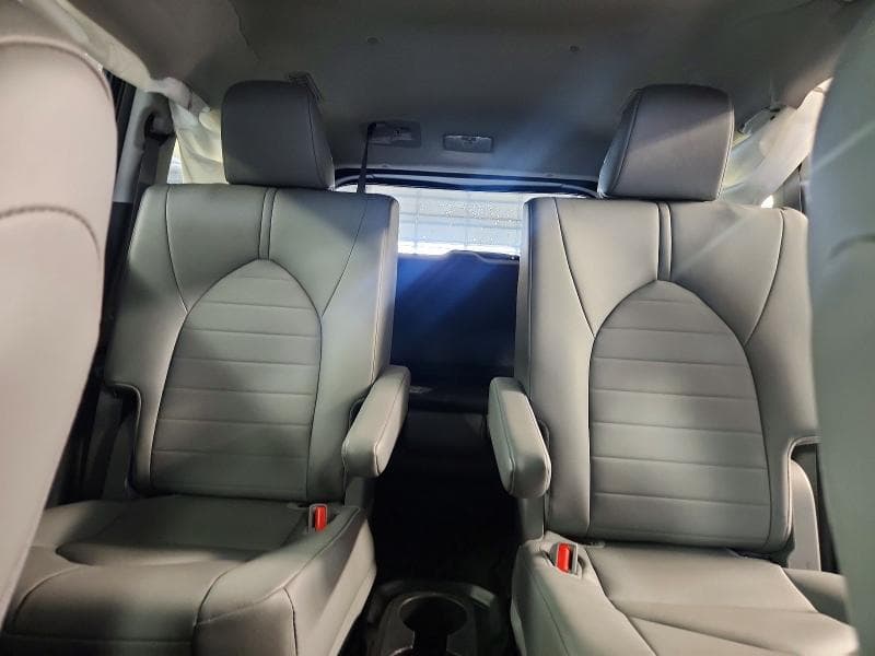 2026 TOYOTA HIGHLANDER HYBRID XLE 10