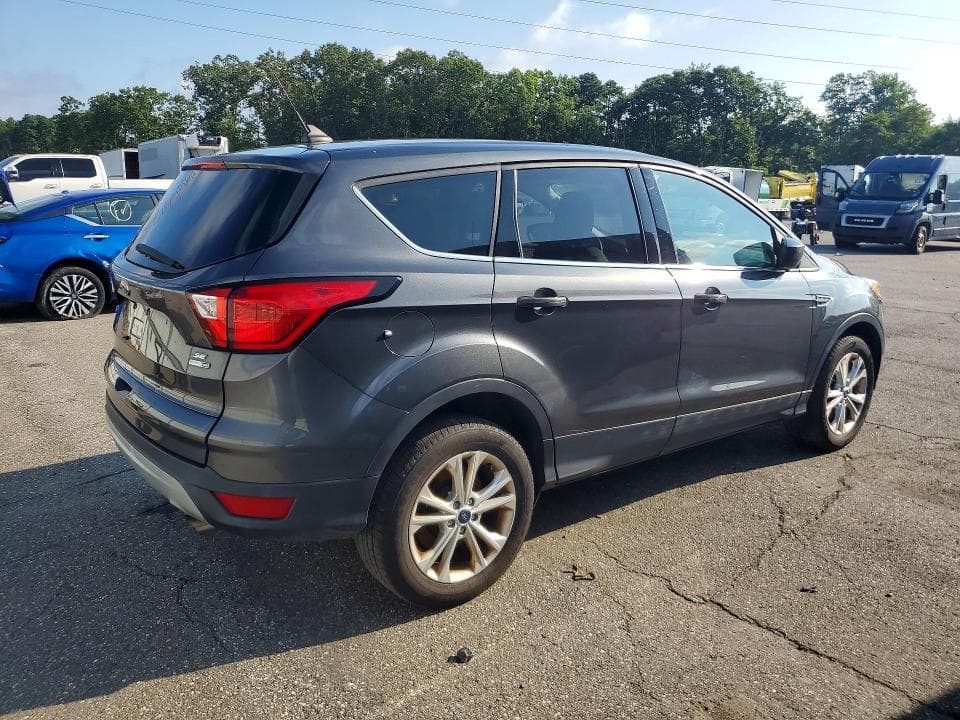 2019 FORD ESCAPE SE 3