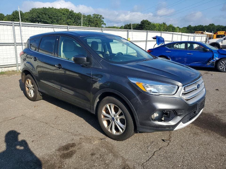 2019 FORD ESCAPE SE 4