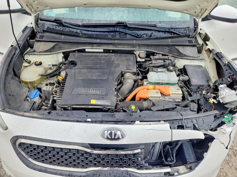 2019 KIA NIRO LX 11