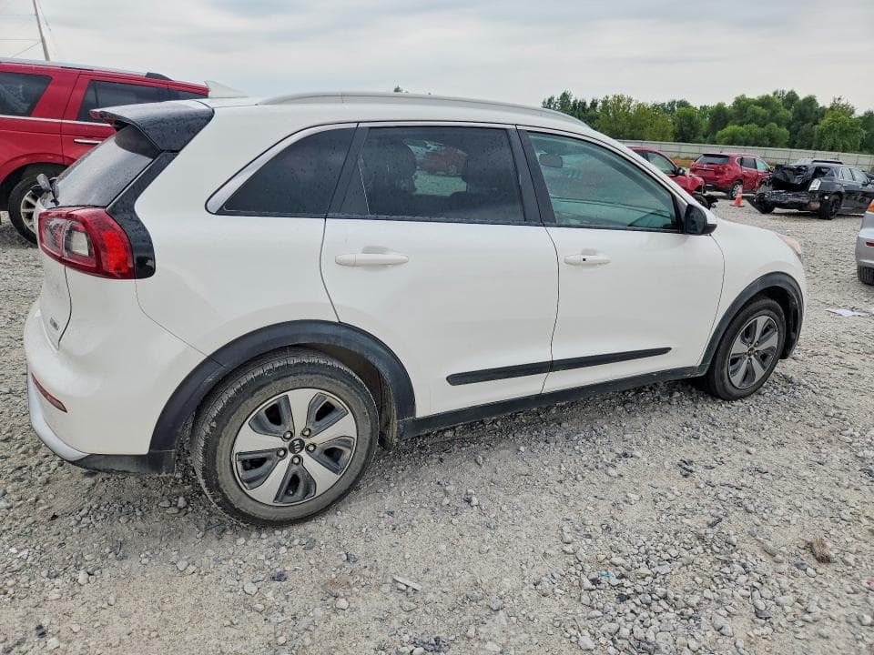 2019 KIA NIRO LX 3