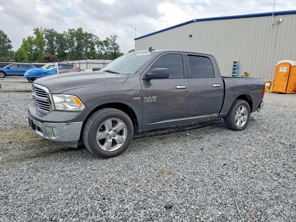 2017 RAM 1500 SLT - 1