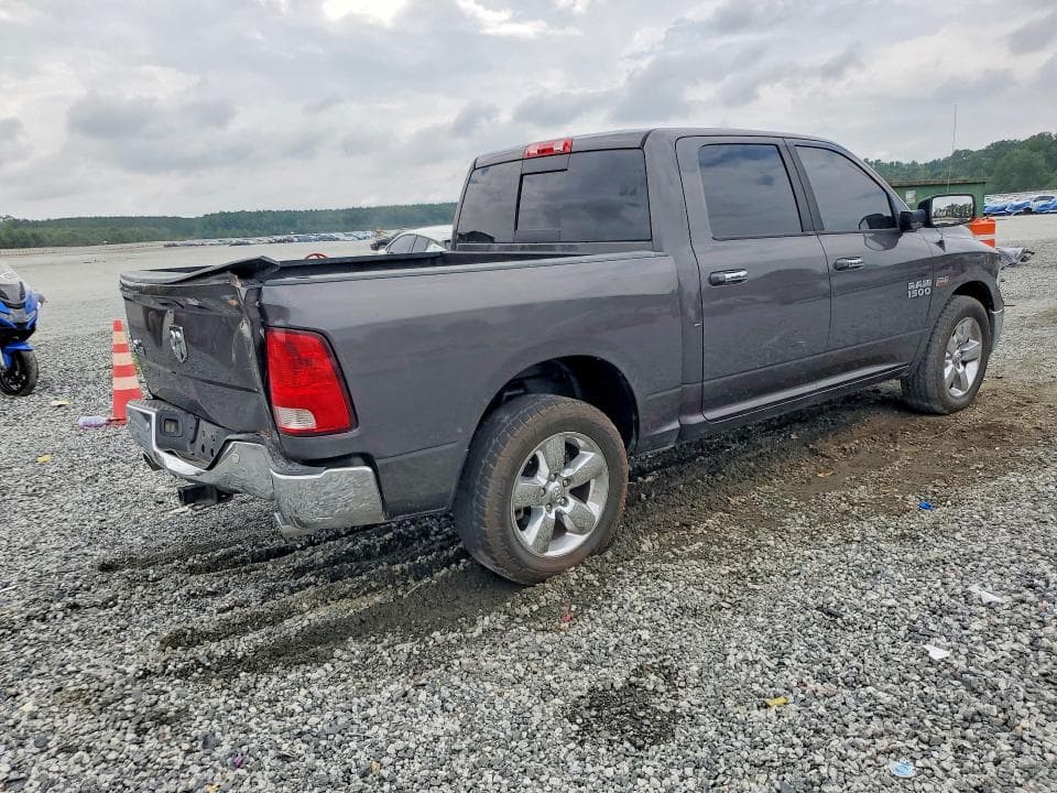 2017 RAM 1500 SLT 3