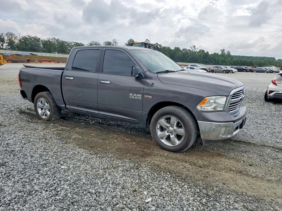 2017 RAM 1500 SLT 4