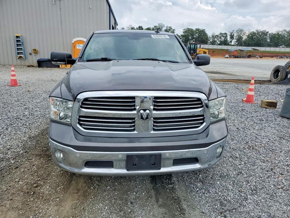 2017 RAM 1500 SLT 5