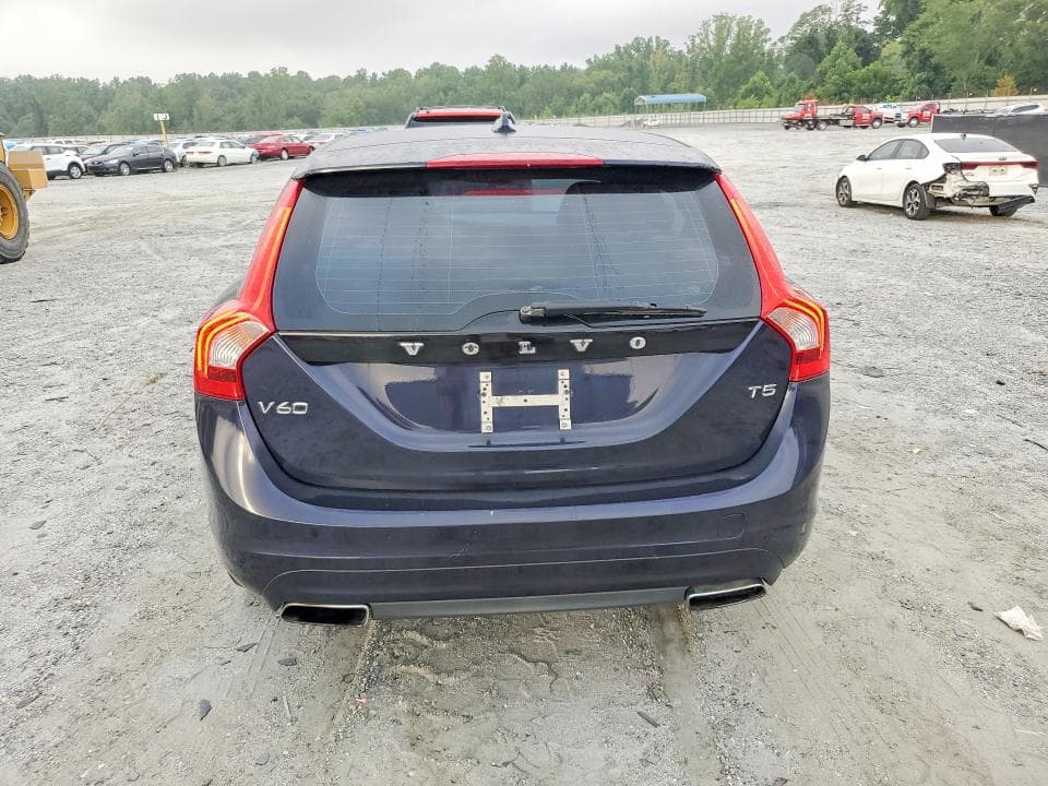 2017 VOLVO V60 T5 6