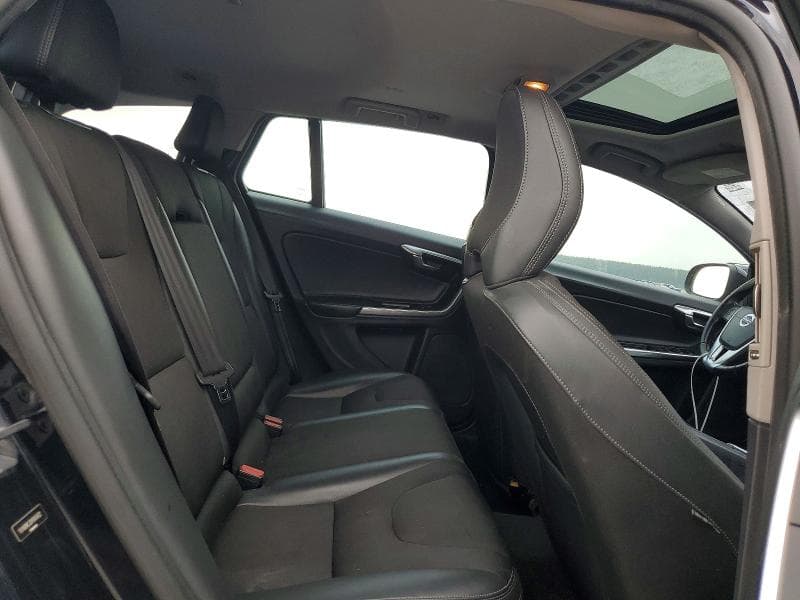2017 VOLVO V60 T5 10
