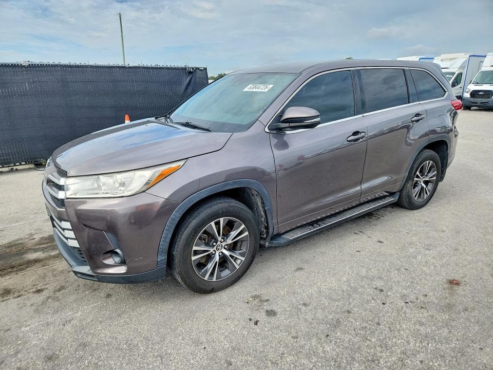 2017 TOYOTA HIGHLANDER LE - 1