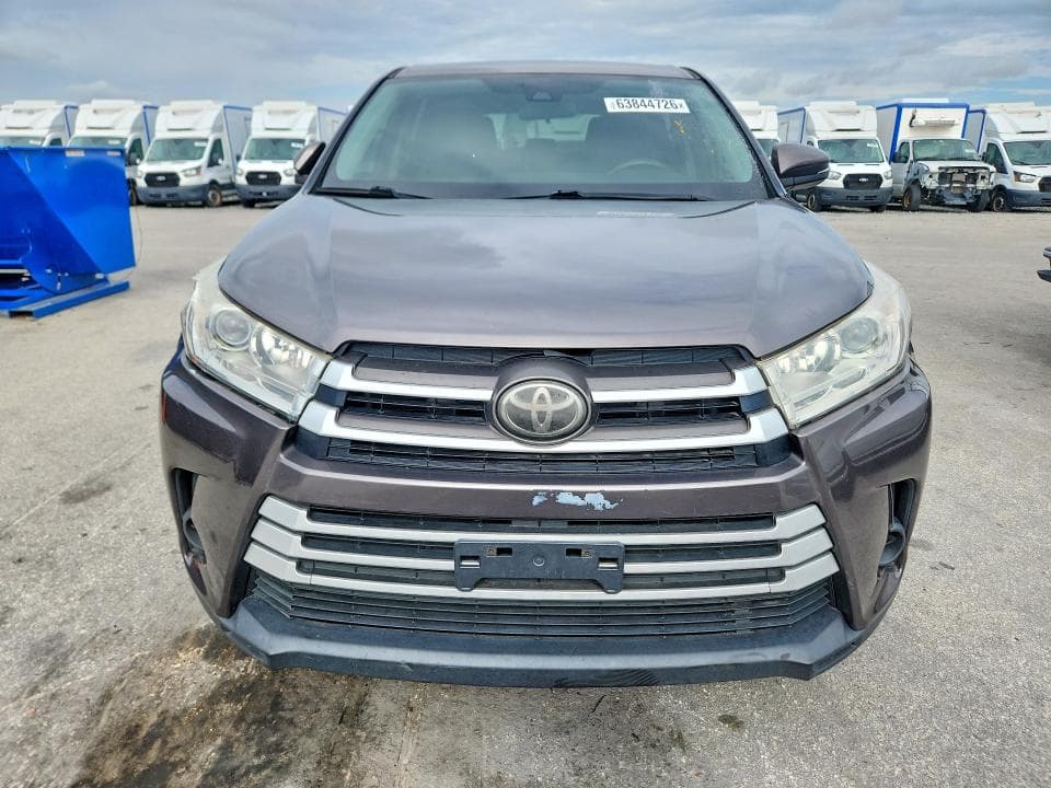 2017 TOYOTA HIGHLANDER LE 5