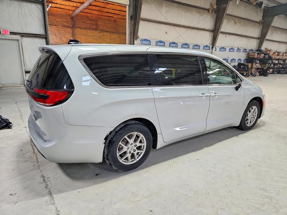 2024 CHRYSLER PACIFICA TOURING L 3