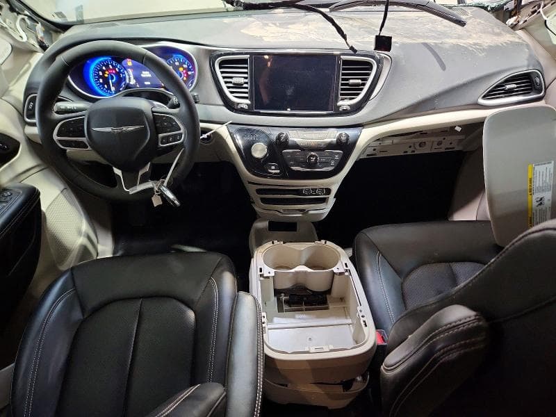 2024 CHRYSLER PACIFICA TOURING L 8