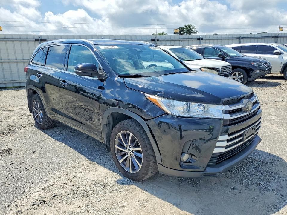 2018 TOYOTA HIGHLANDER XLE 4