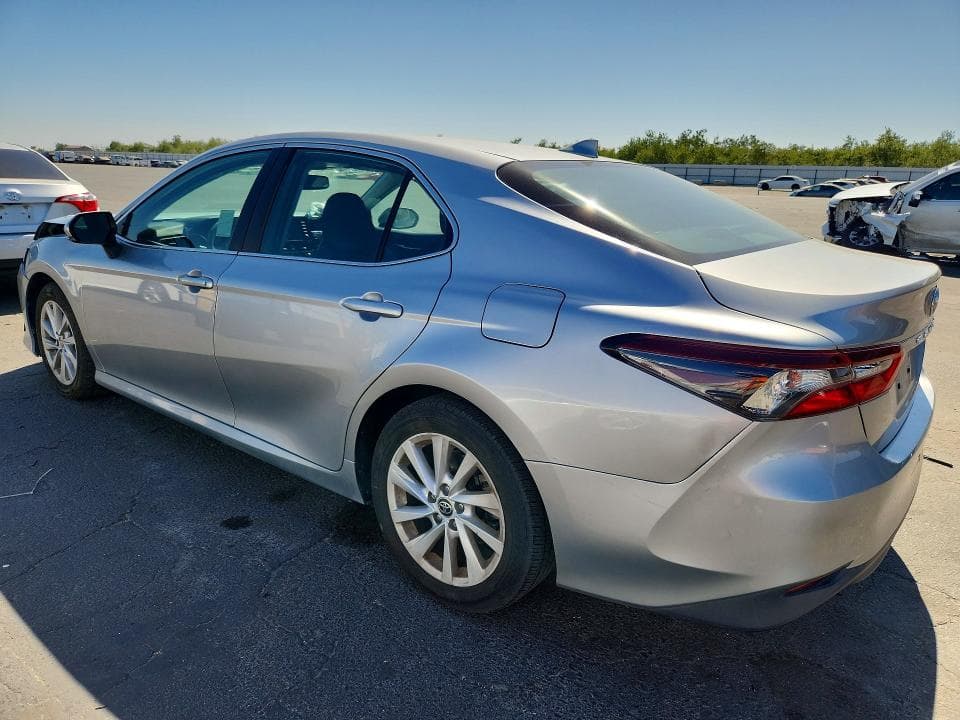 2022 TOYOTA CAMRY LE 2