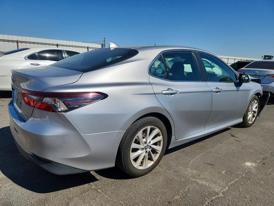 2022 TOYOTA CAMRY LE 3