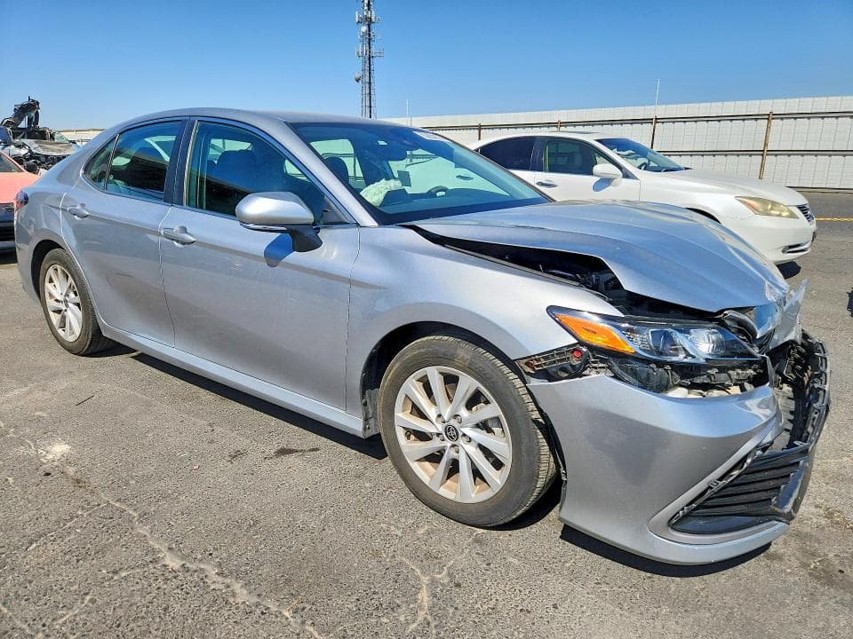 2022 TOYOTA CAMRY LE 4