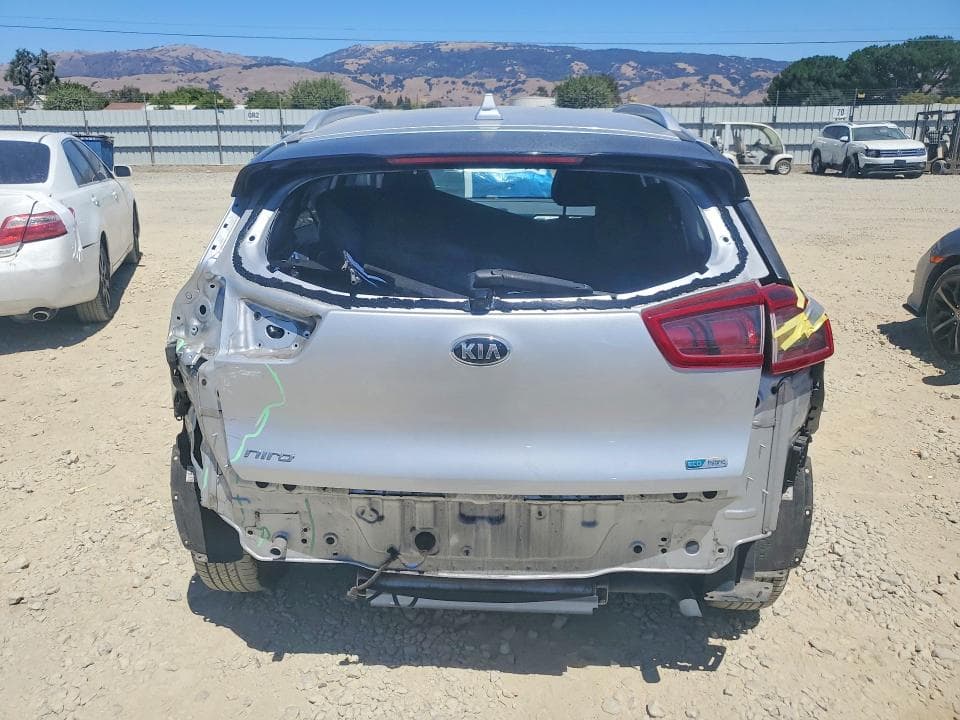2019 KIA NIRO LX 6