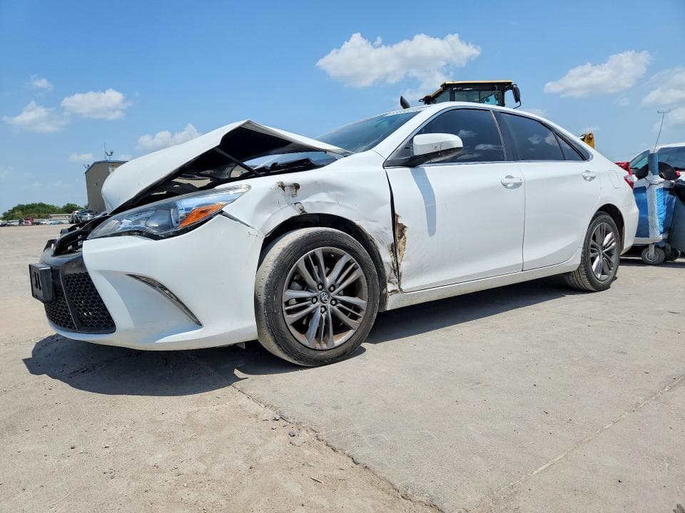 2017 TOYOTA CAMRY SE - 1