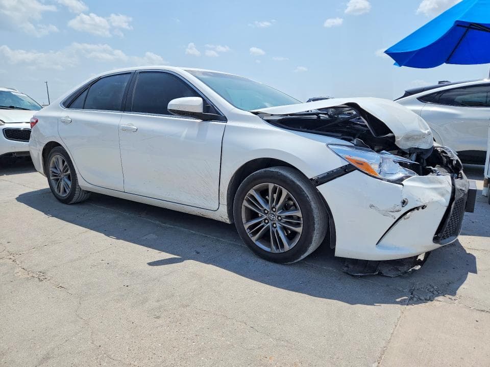 2017 TOYOTA CAMRY SE 4