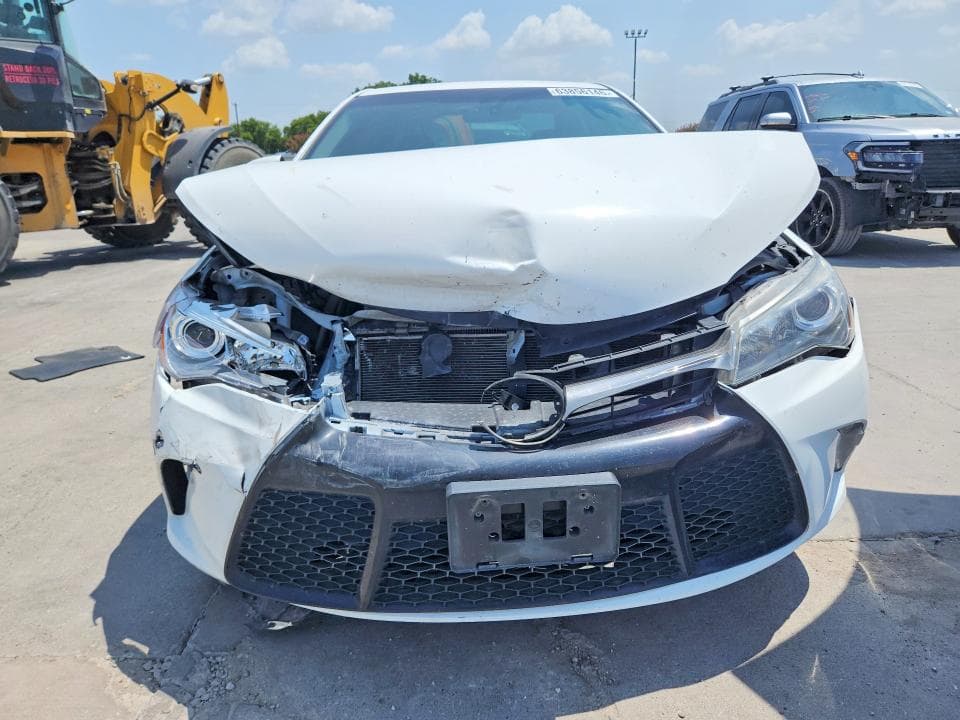 2017 TOYOTA CAMRY SE 5