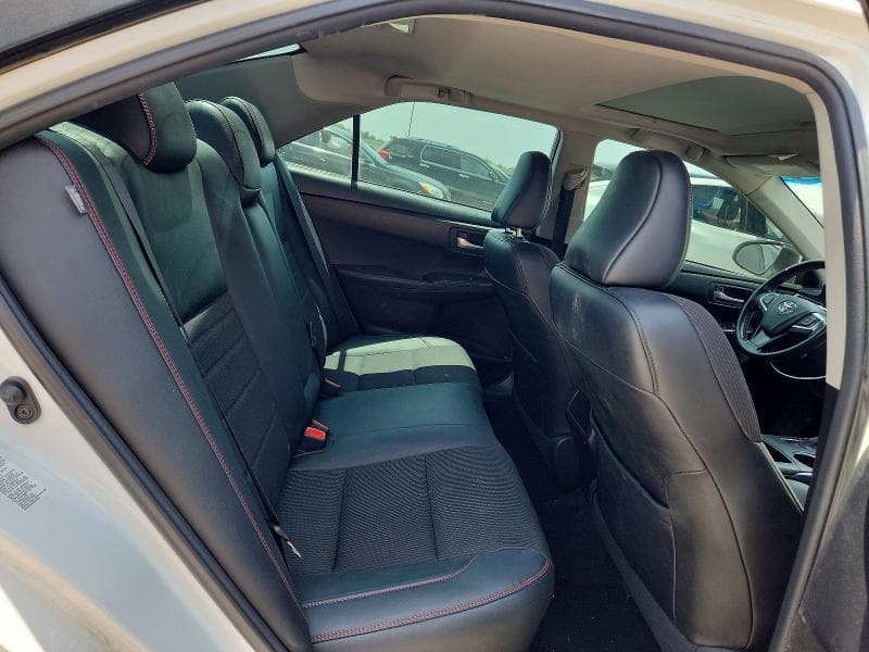 2017 TOYOTA CAMRY SE 10