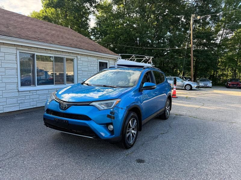 2017 TOYOTA RAV4 XLE 2