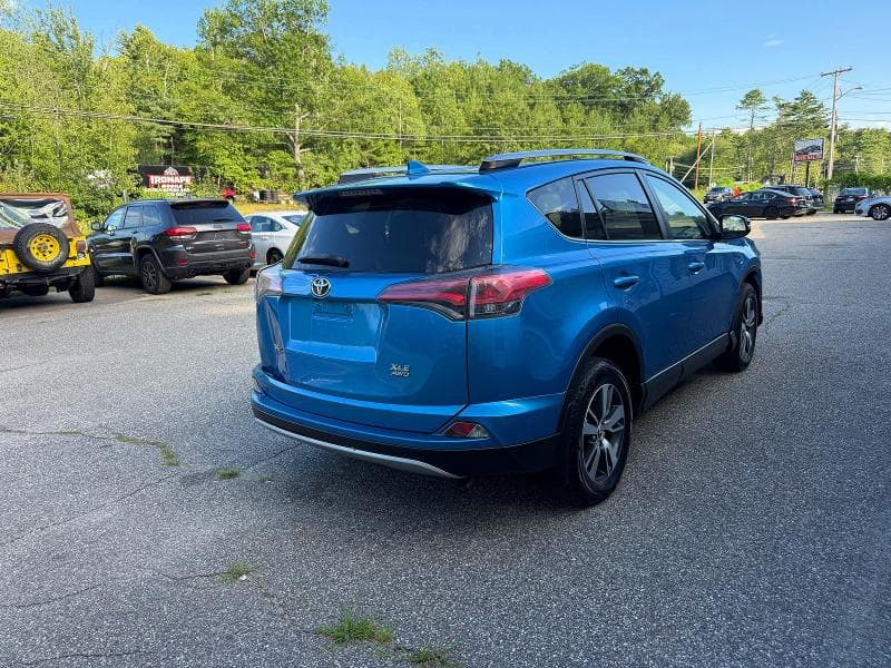 2017 TOYOTA RAV4 XLE 4