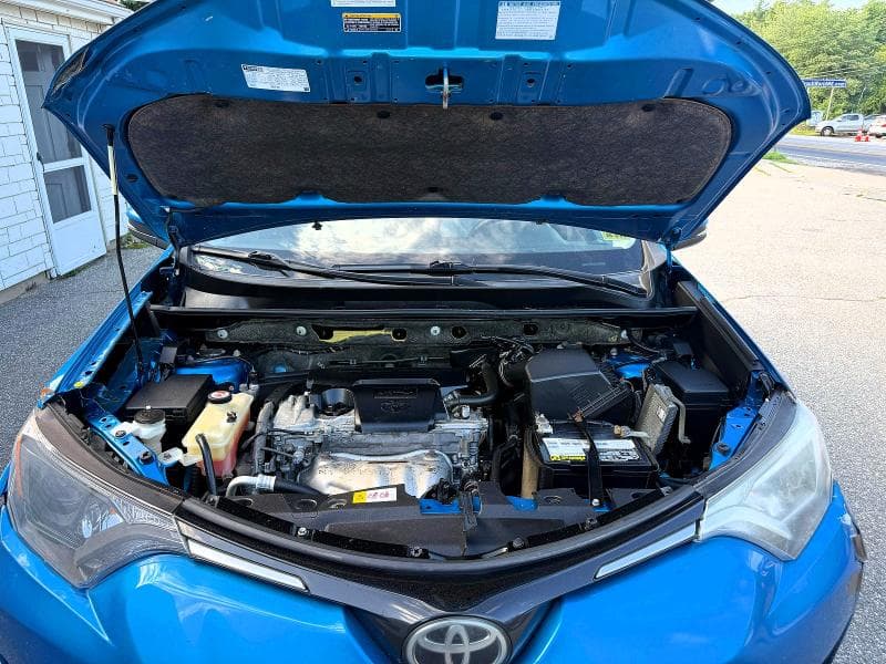 2017 TOYOTA RAV4 XLE 7