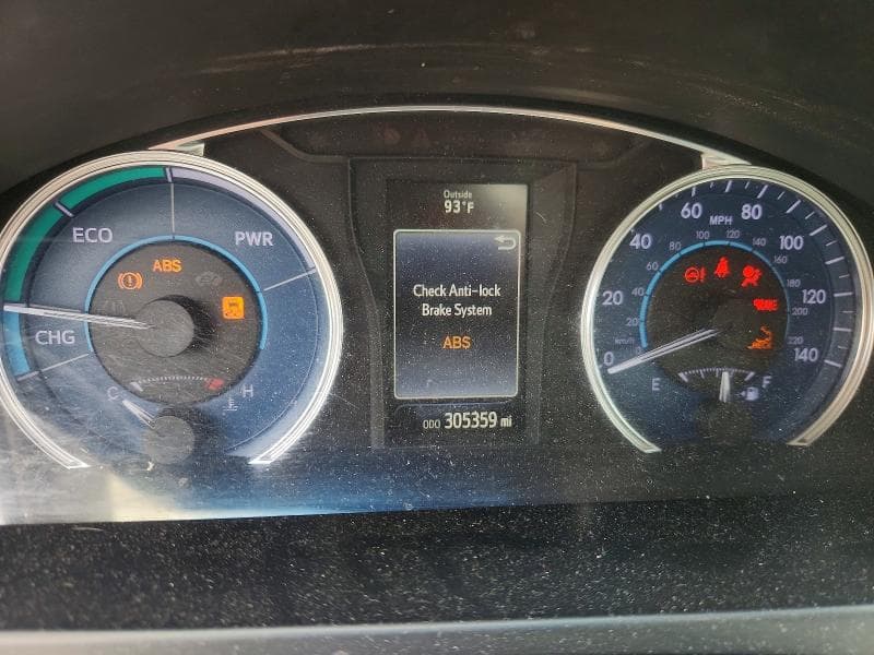 2017 TOYOTA CAMRY HYBRID LE 9