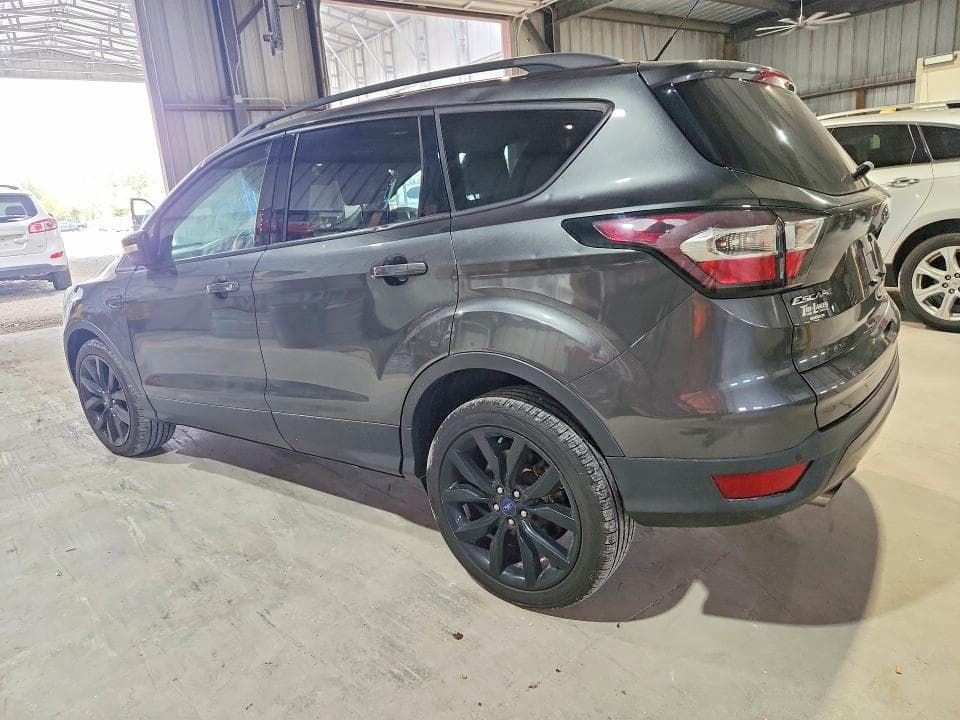 2017 FORD ESCAPE TITANIUM 2