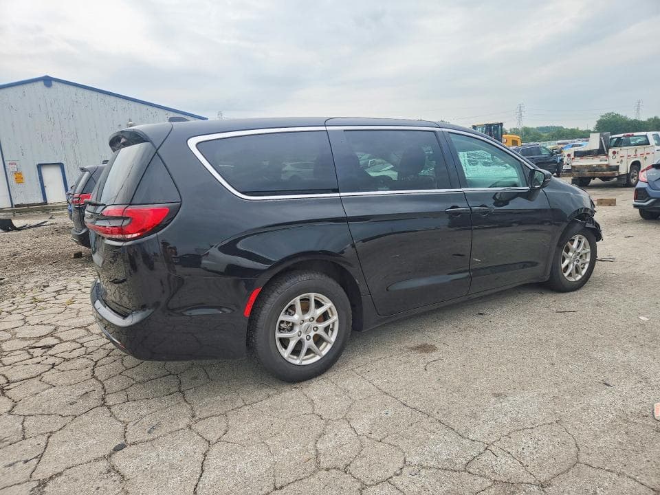 2024 CHRYSLER PACIFICA TOURING L 3