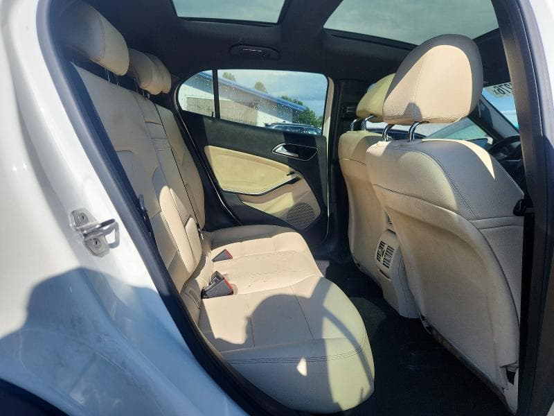 2018 MERCEDES-BENZ GLA 250 4MATIC 10
