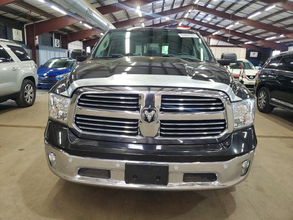 2017 RAM 1500 SLT 5