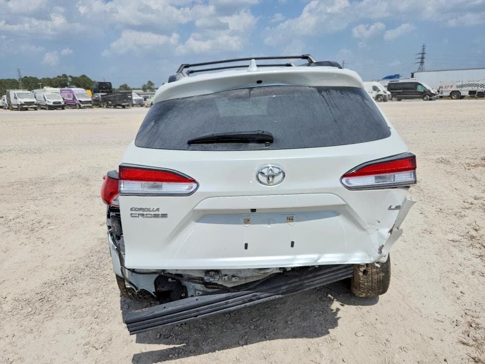 2023 TOYOTA COROLLA CROSS LE 6