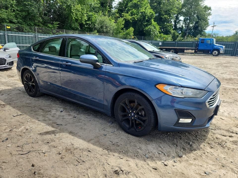 2019 FORD FUSION SE 4