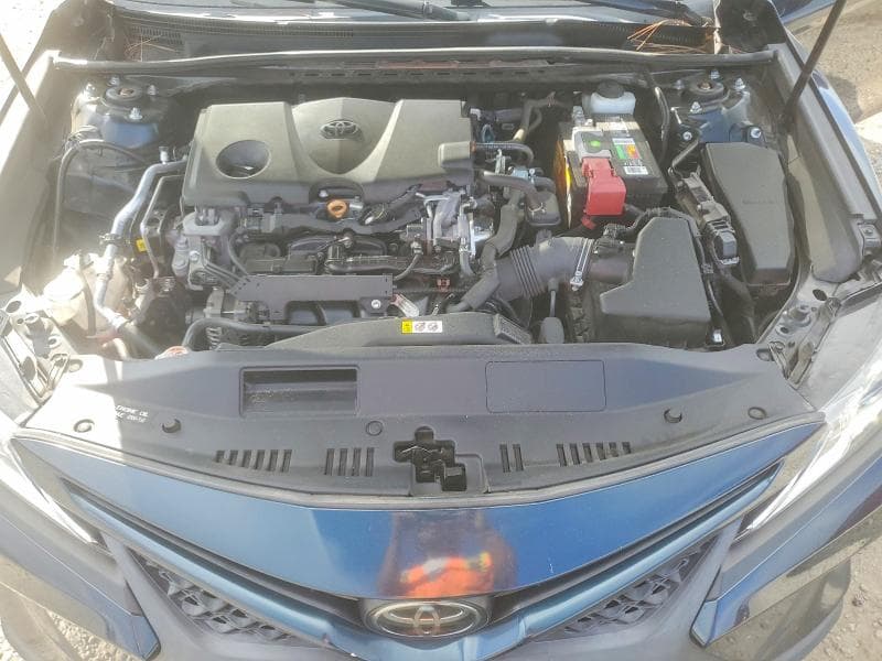 2020 TOYOTA CAMRY SE 11