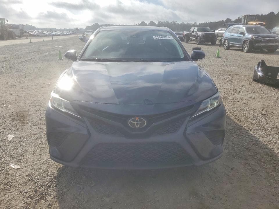 2020 TOYOTA CAMRY SE 5