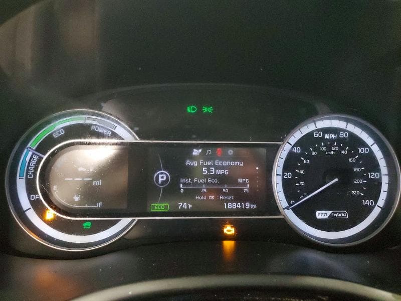 2018 KIA NIRO LX 9