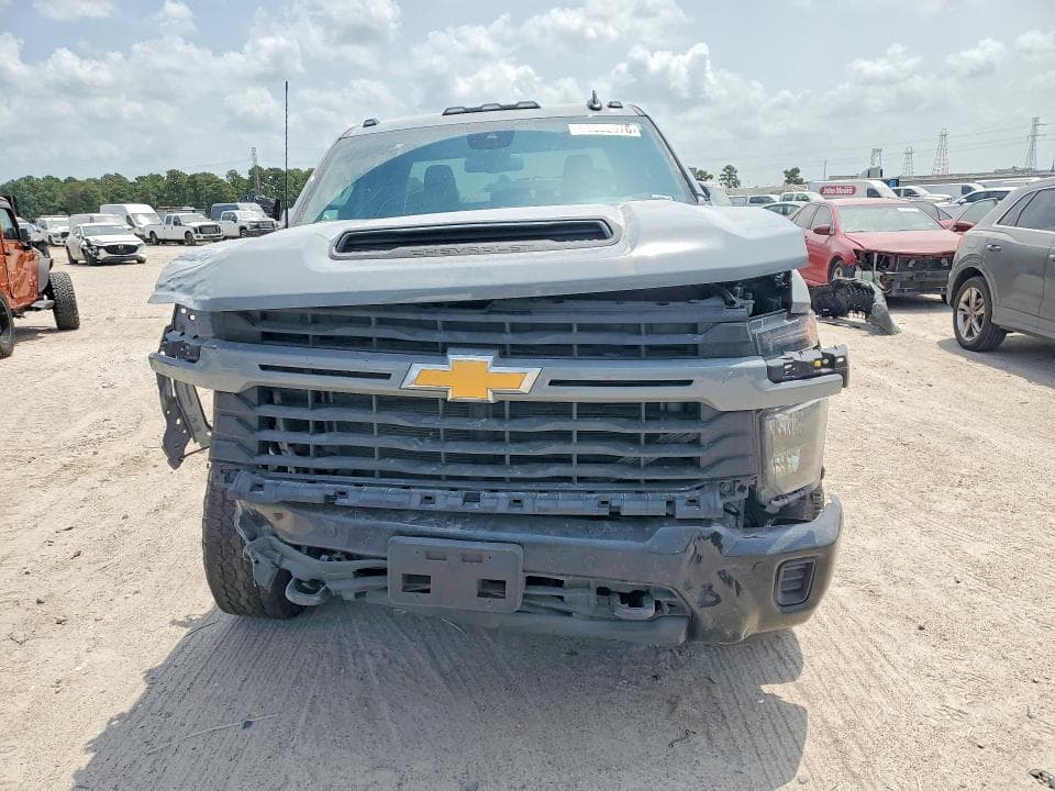 2025 CHEVROLET SILVERADO K2500 CUSTOM 5