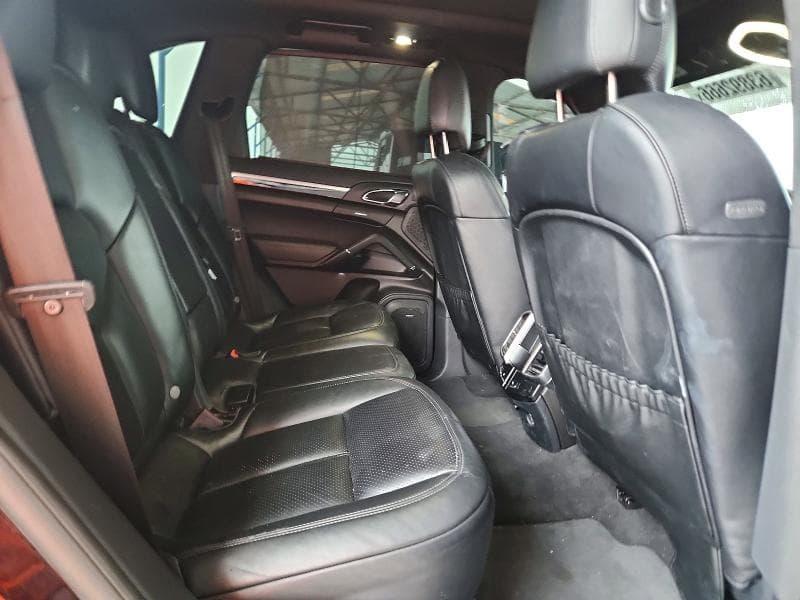 2018 PORSCHE CAYENNE S 10