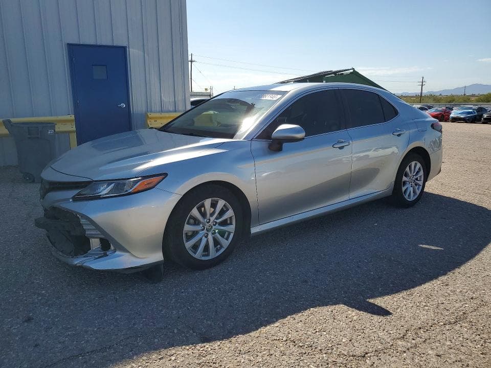 2018 TOYOTA CAMRY LE - 1