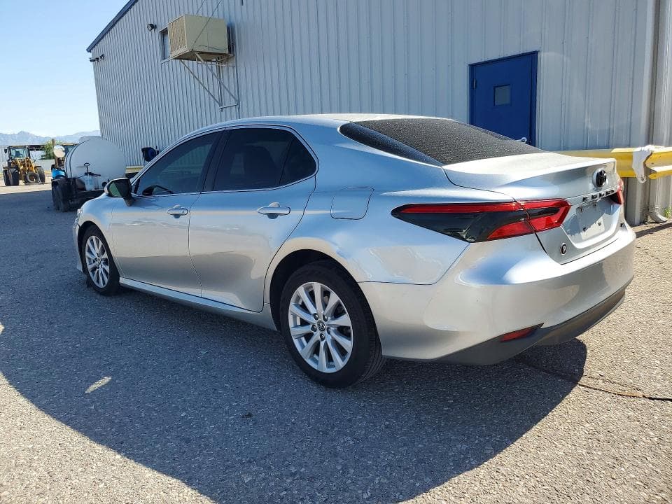 2018 TOYOTA CAMRY LE 2