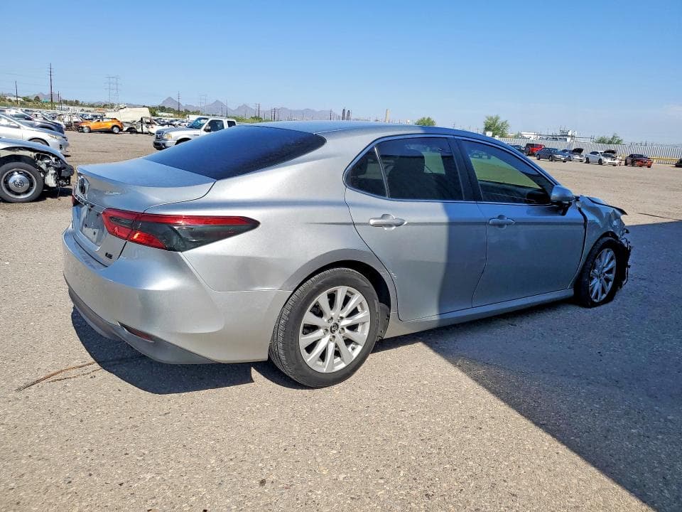 2018 TOYOTA CAMRY LE 3