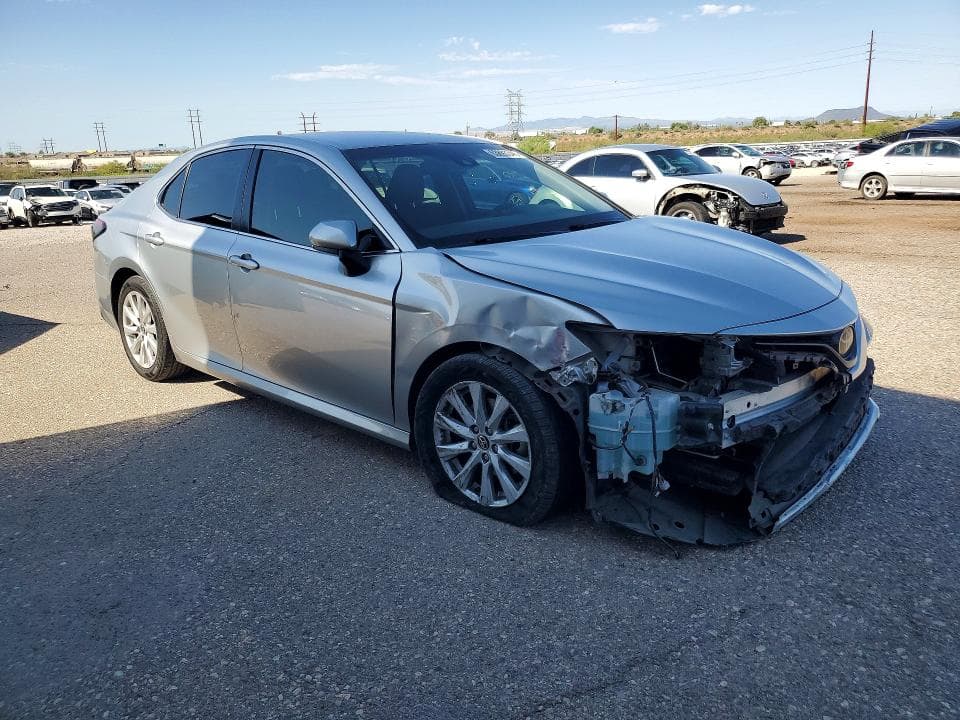 2018 TOYOTA CAMRY LE 4
