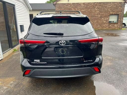 2023 TOYOTA HIGHLANDER XLE 8