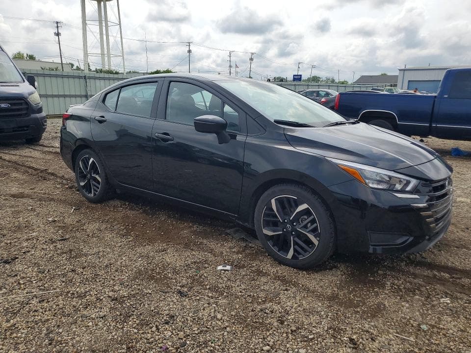 2024 NISSAN VERSA SR 4