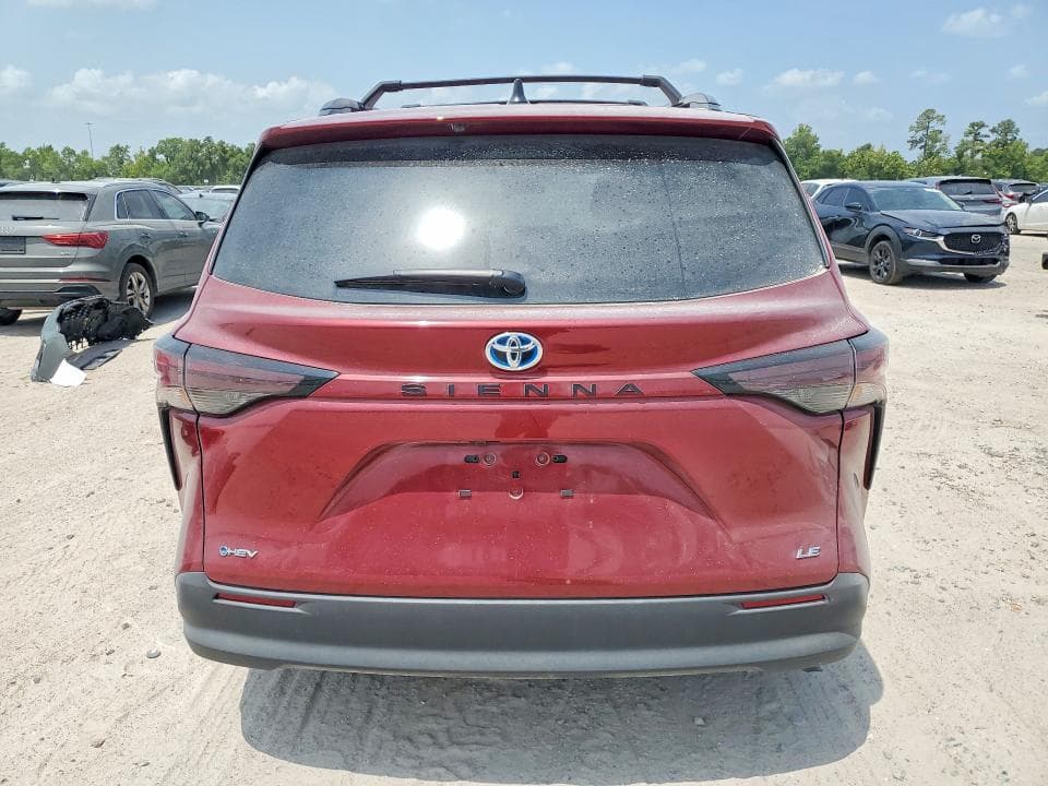 2025 TOYOTA SIENNA LE 6